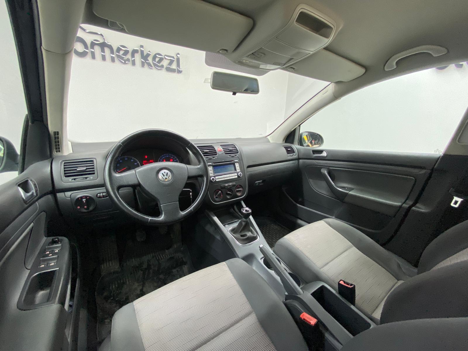 VOLKSWAGEN GOLF 20